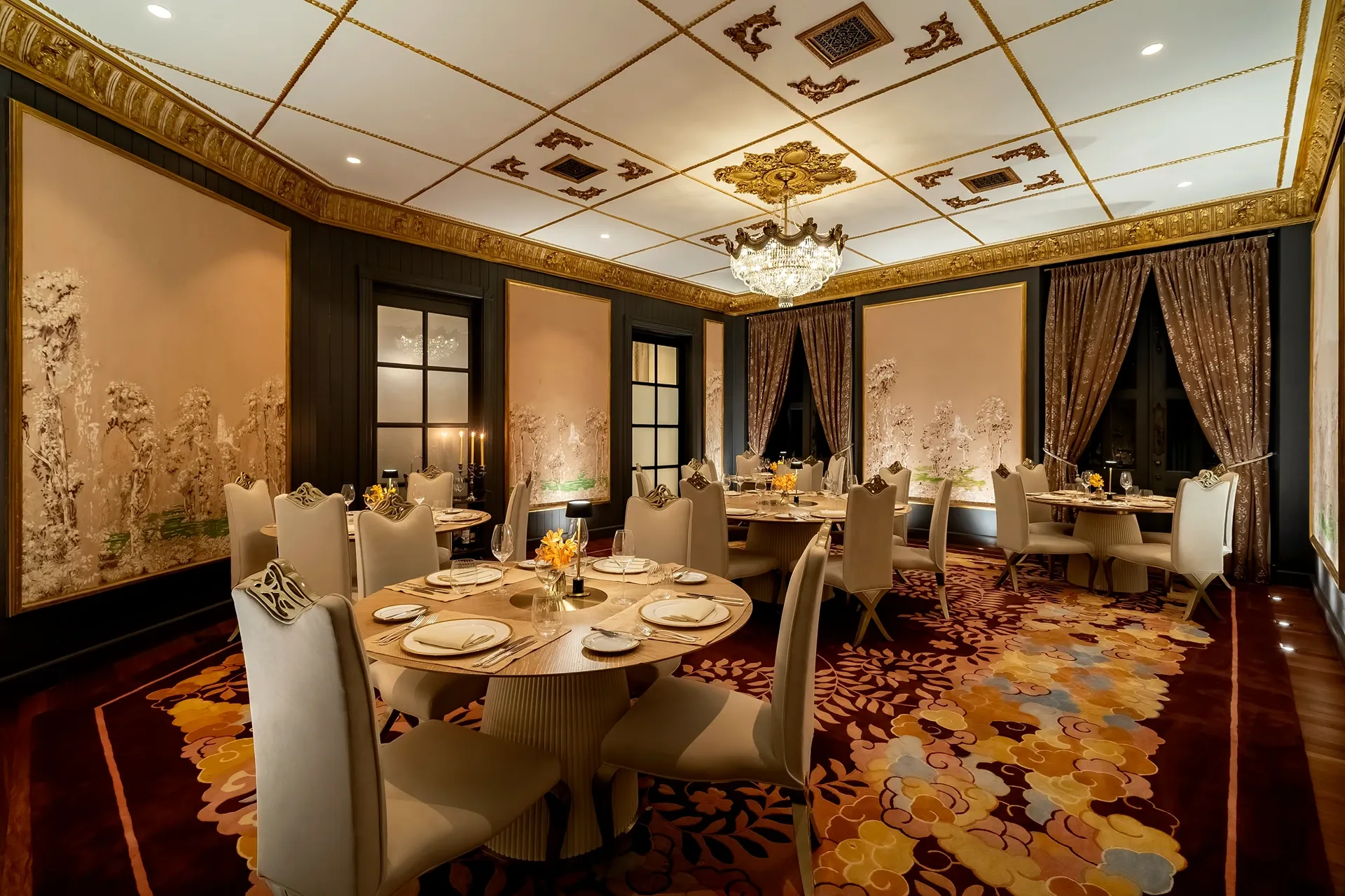 Dining Room image 3