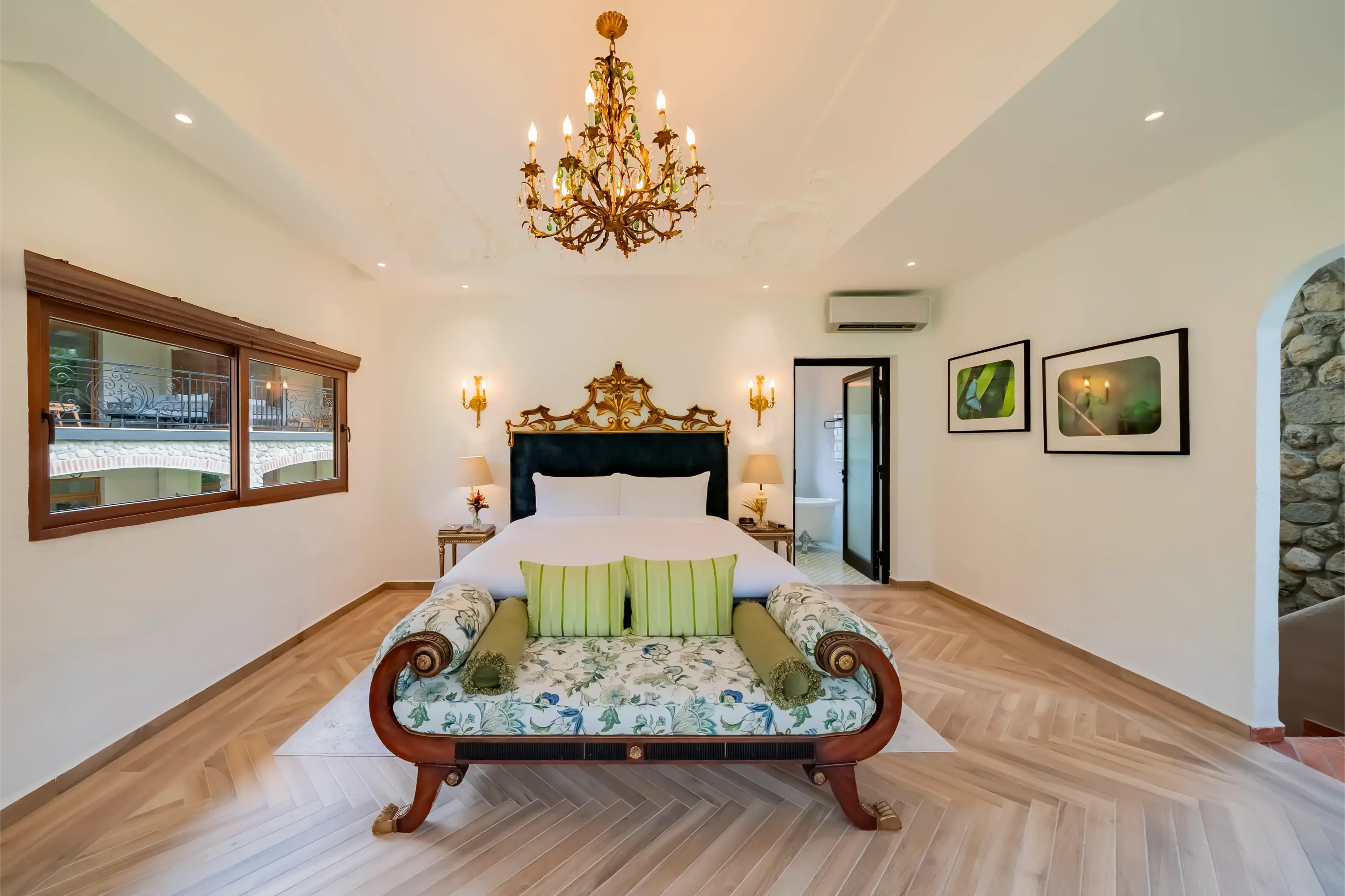Standard Deluxe King Bed image 8