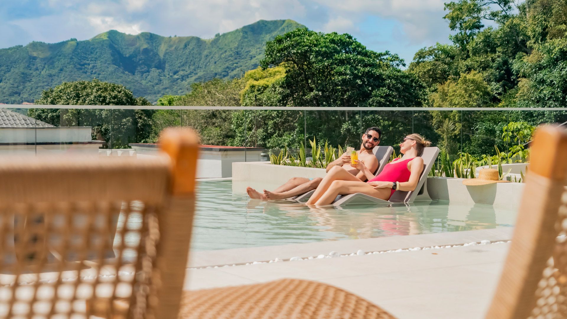 “Elysium works best when there is nowhere else you need to be. The baths, the mountain air, and the quiet between treatments become part of the same afternoon.”