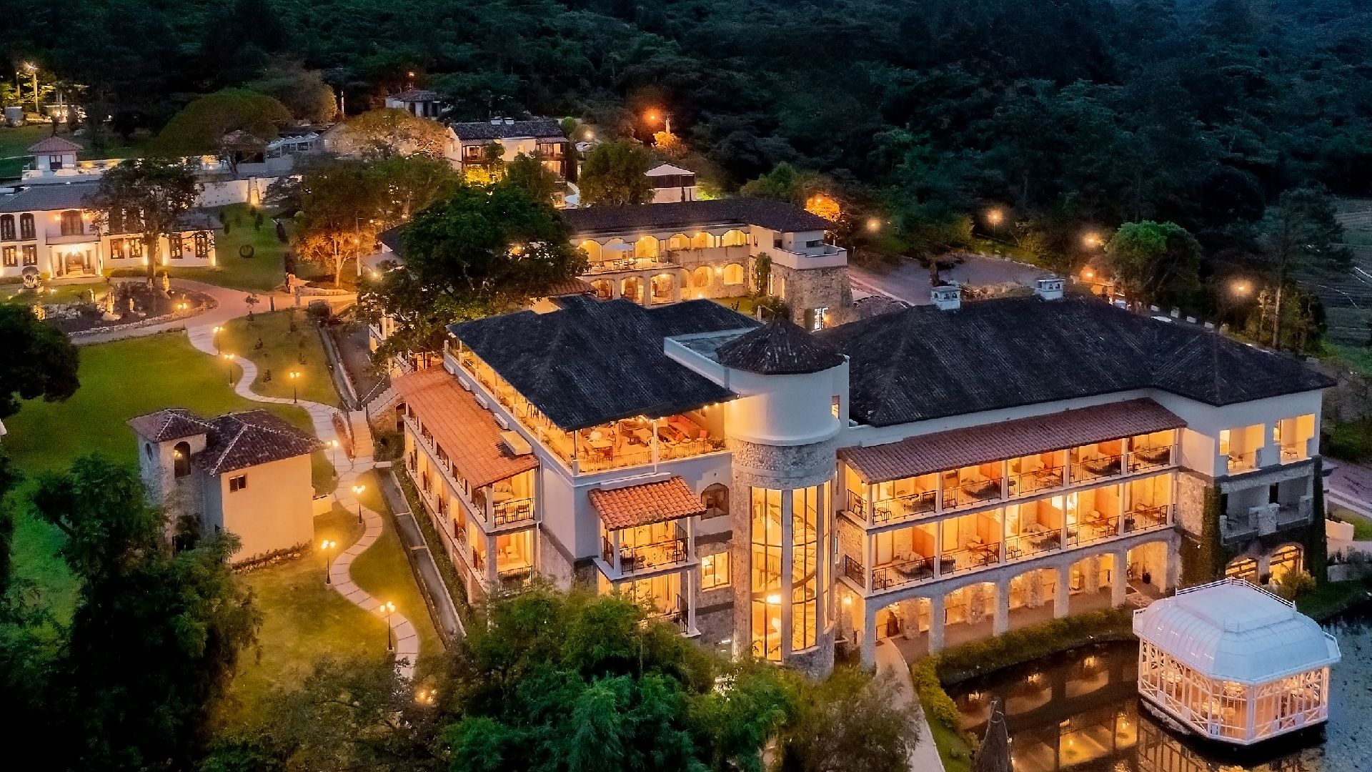 Hotel La Compañía Del Valle: The Making of an Art and Wellness House in El Valle de Antón